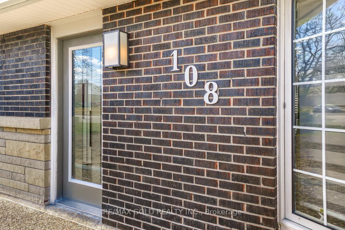 Photo 4 of 108 Jacobson Avenue, St. Catharines, Glendale/Glenridge — HOMEH