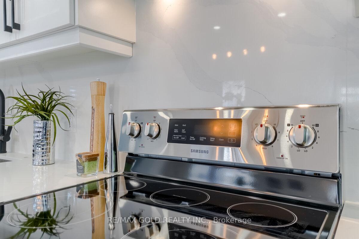 Photo 7 of 108 Jacobson Avenue, St. Catharines, Glendale/Glenridge — HOMEH