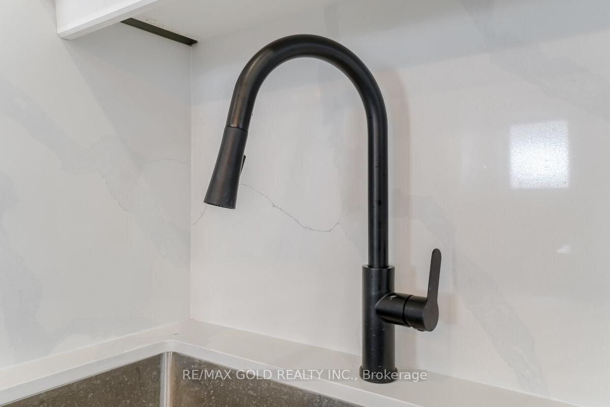 Photo 8 of 108 Jacobson Avenue, St. Catharines, Glendale/Glenridge — HOMEH