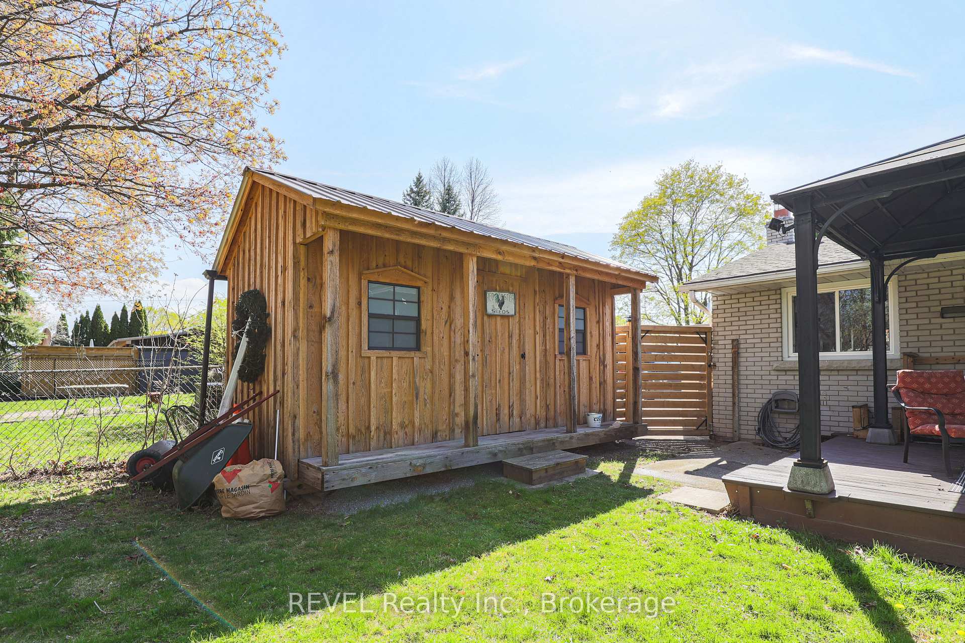 Photo 6 of 21 Foxglove Avenue, St. Catharines, Bunting/Linwell — HOMEH