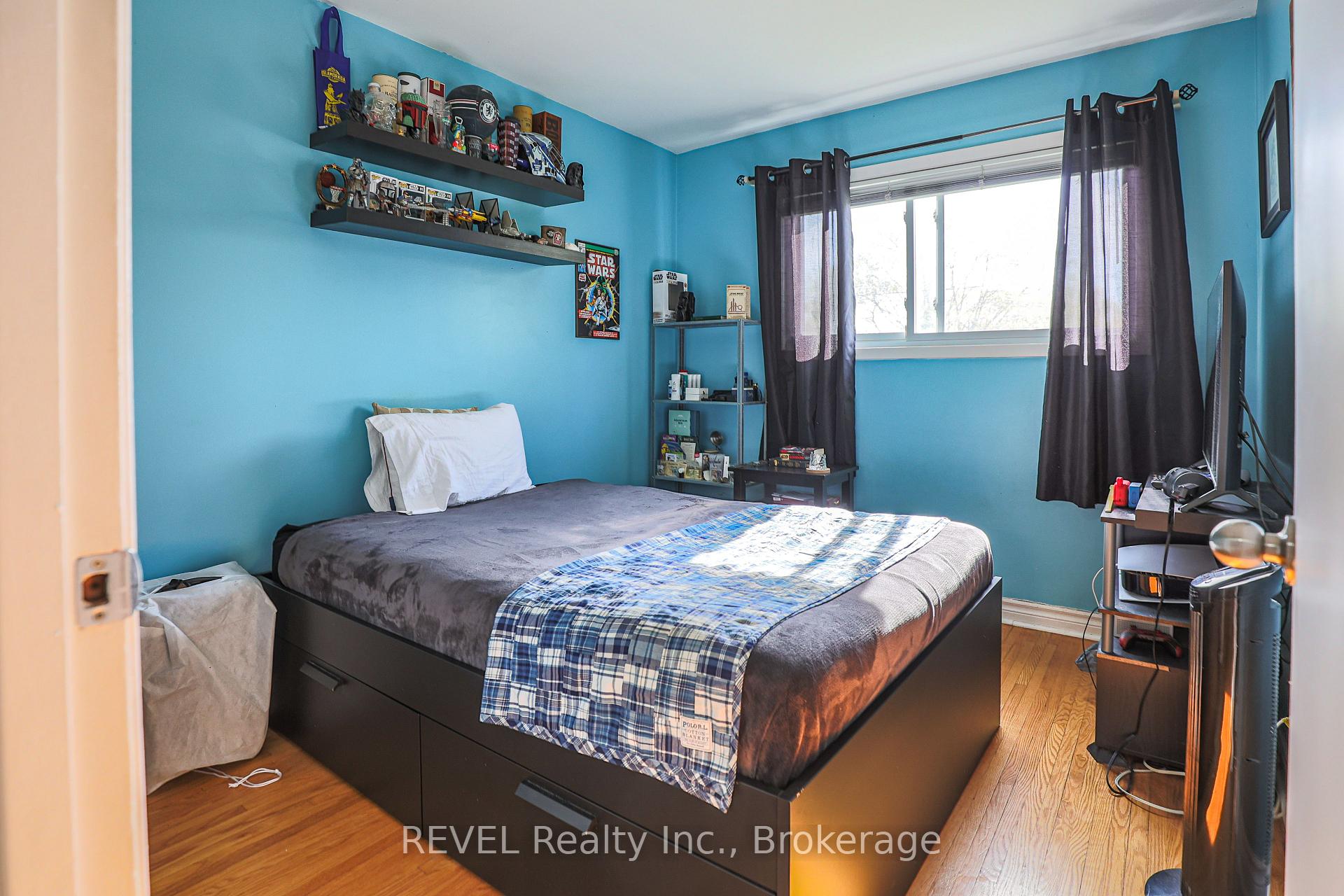 Photo 12 of 21 Foxglove Avenue, St. Catharines, Bunting/Linwell — HOMEH