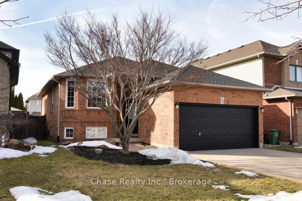 Photo 1 of 47 Eringate Drive, Hamilton, Stoney Creek Mountain — HOMEH