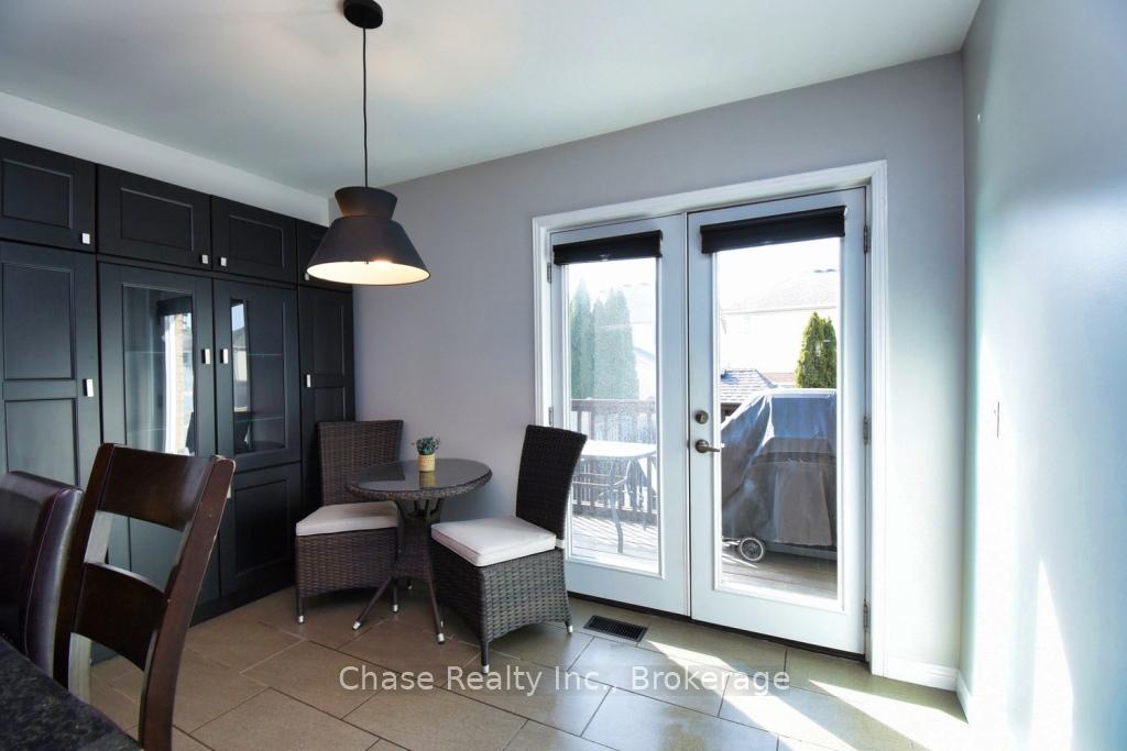 Photo 9 of 47 Eringate Drive, Hamilton, Stoney Creek Mountain — HOMEH