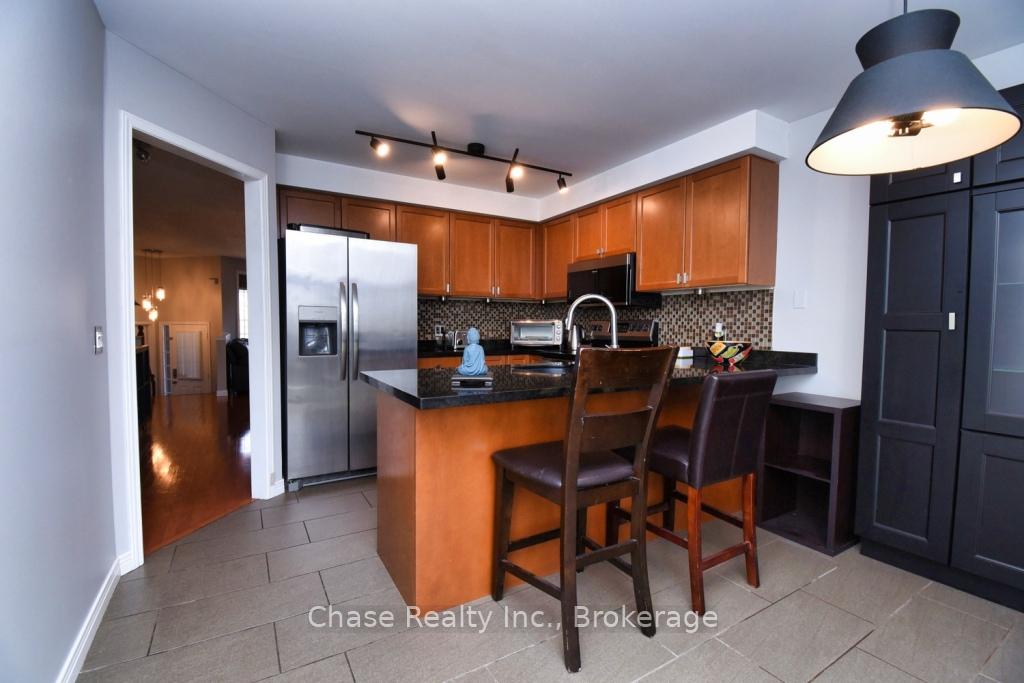 Photo 14 of 47 Eringate Drive, Hamilton, Stoney Creek Mountain — HOMEH