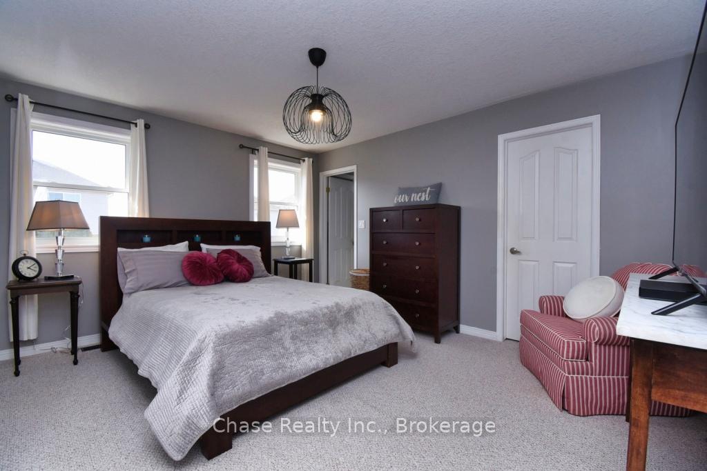Photo 16 of 47 Eringate Drive, Hamilton, Stoney Creek Mountain — HOMEH