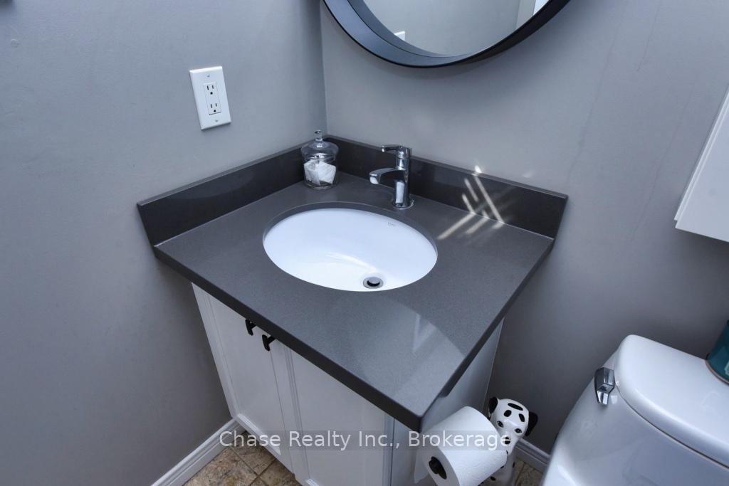 Photo 17 of 47 Eringate Drive, Hamilton, Stoney Creek Mountain — HOMEH