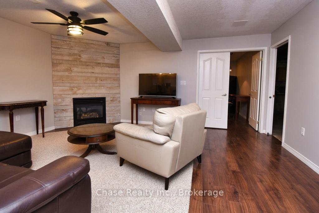 Photo 27 of 47 Eringate Drive, Hamilton, Stoney Creek Mountain — HOMEH