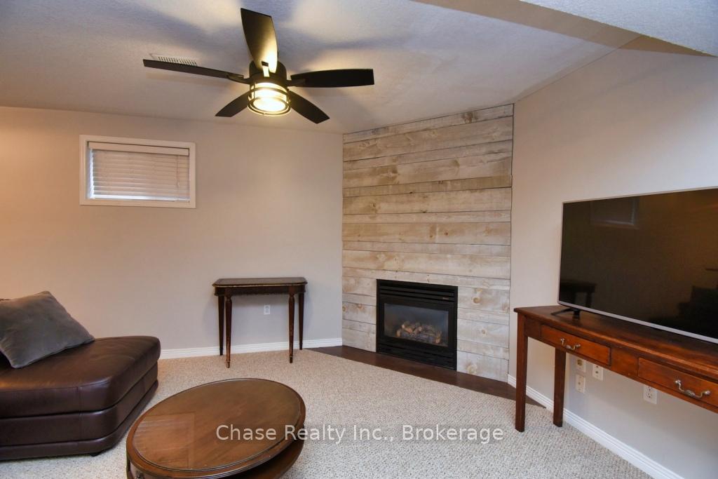 Photo 28 of 47 Eringate Drive, Hamilton, Stoney Creek Mountain — HOMEH