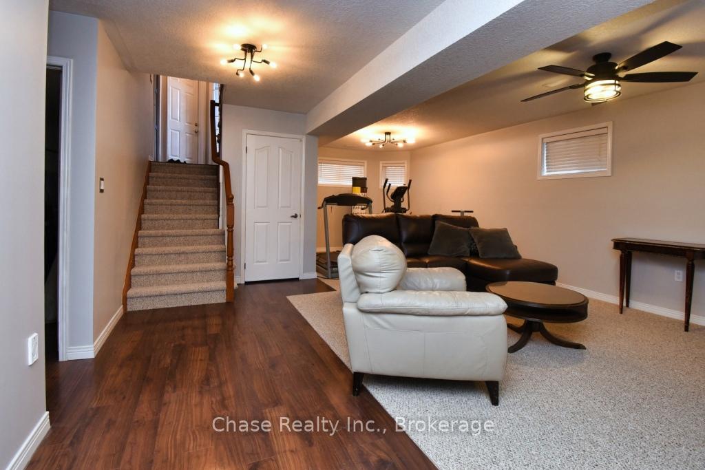 Photo 29 of 47 Eringate Drive, Hamilton, Stoney Creek Mountain — HOMEH
