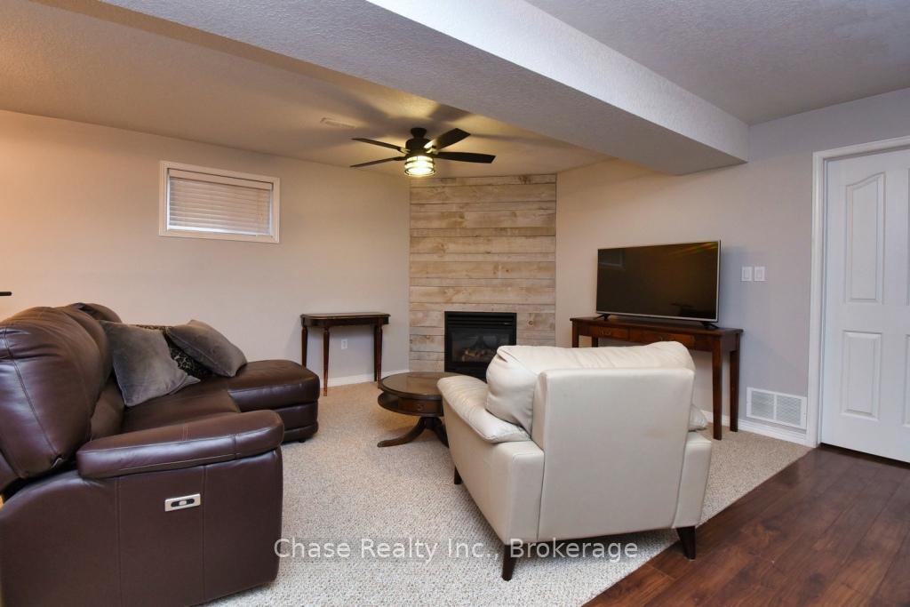 Photo 30 of 47 Eringate Drive, Hamilton, Stoney Creek Mountain — HOMEH