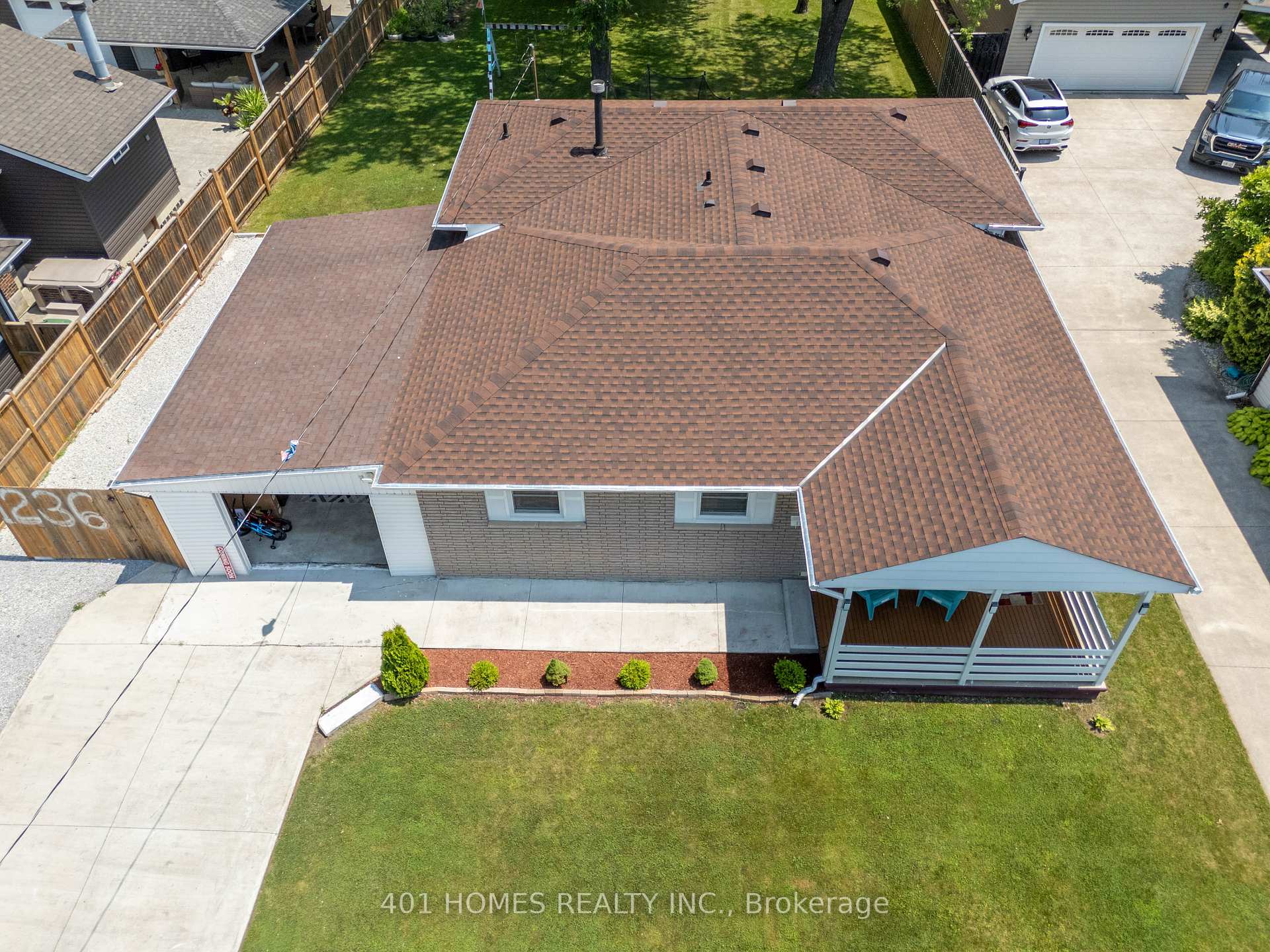 Photo 1 of 1236 Shawnee Road W, Tecumseh — HOMEH