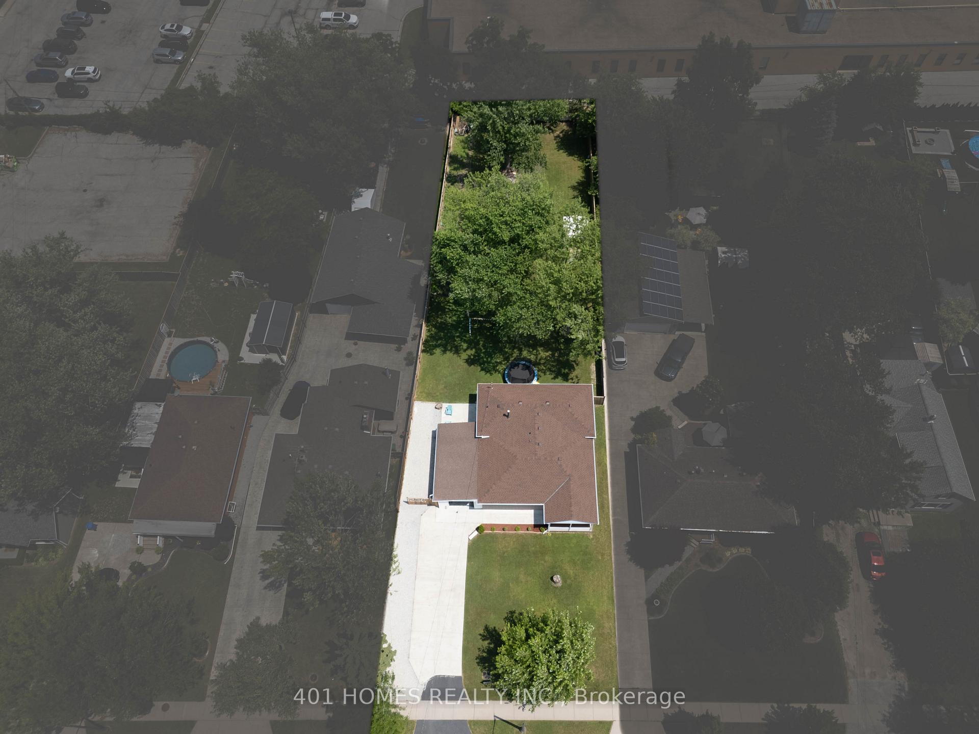 Photo 3 of 1236 Shawnee Road W, Tecumseh — HOMEH