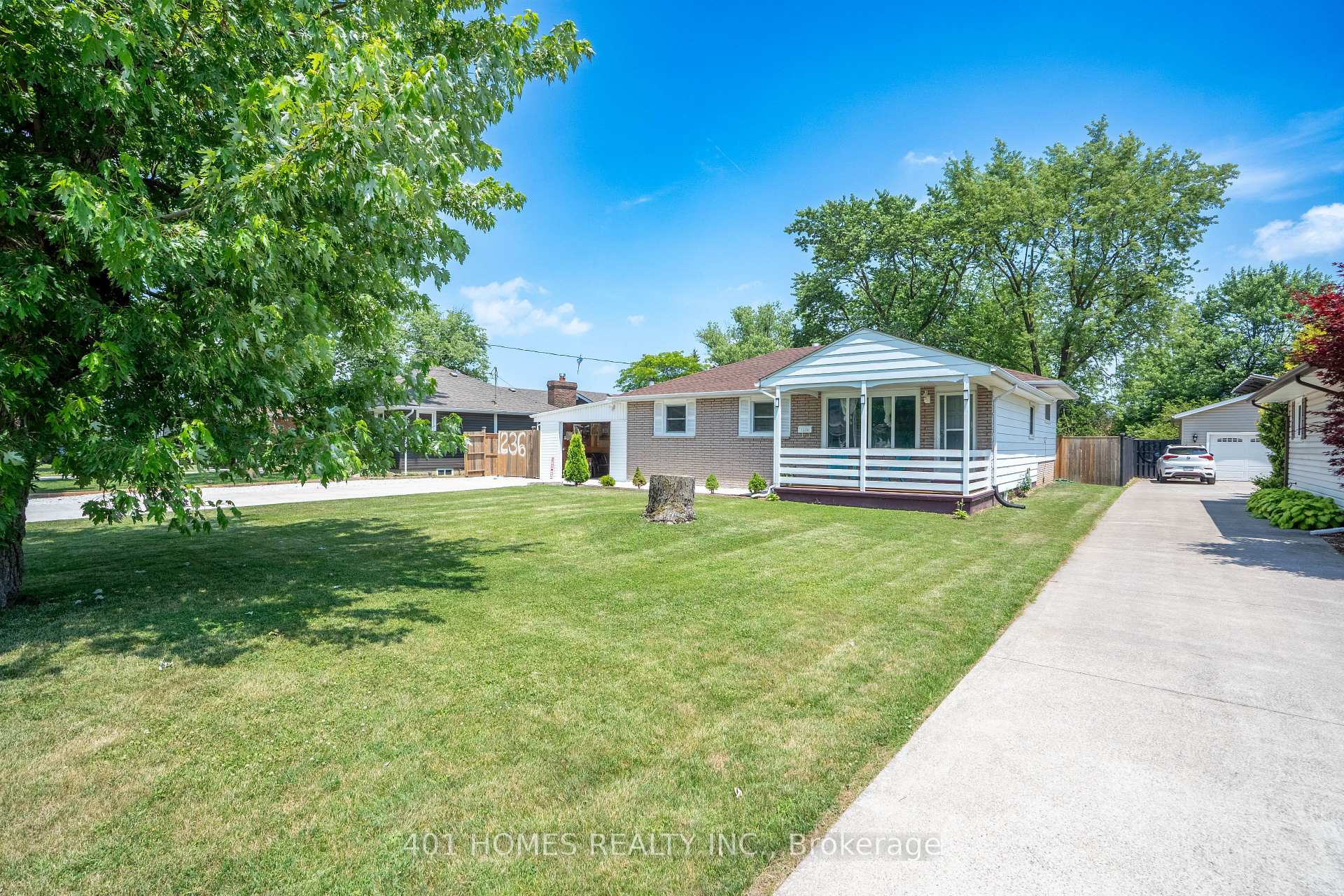 Photo 7 of 1236 Shawnee Road W, Tecumseh — HOMEH