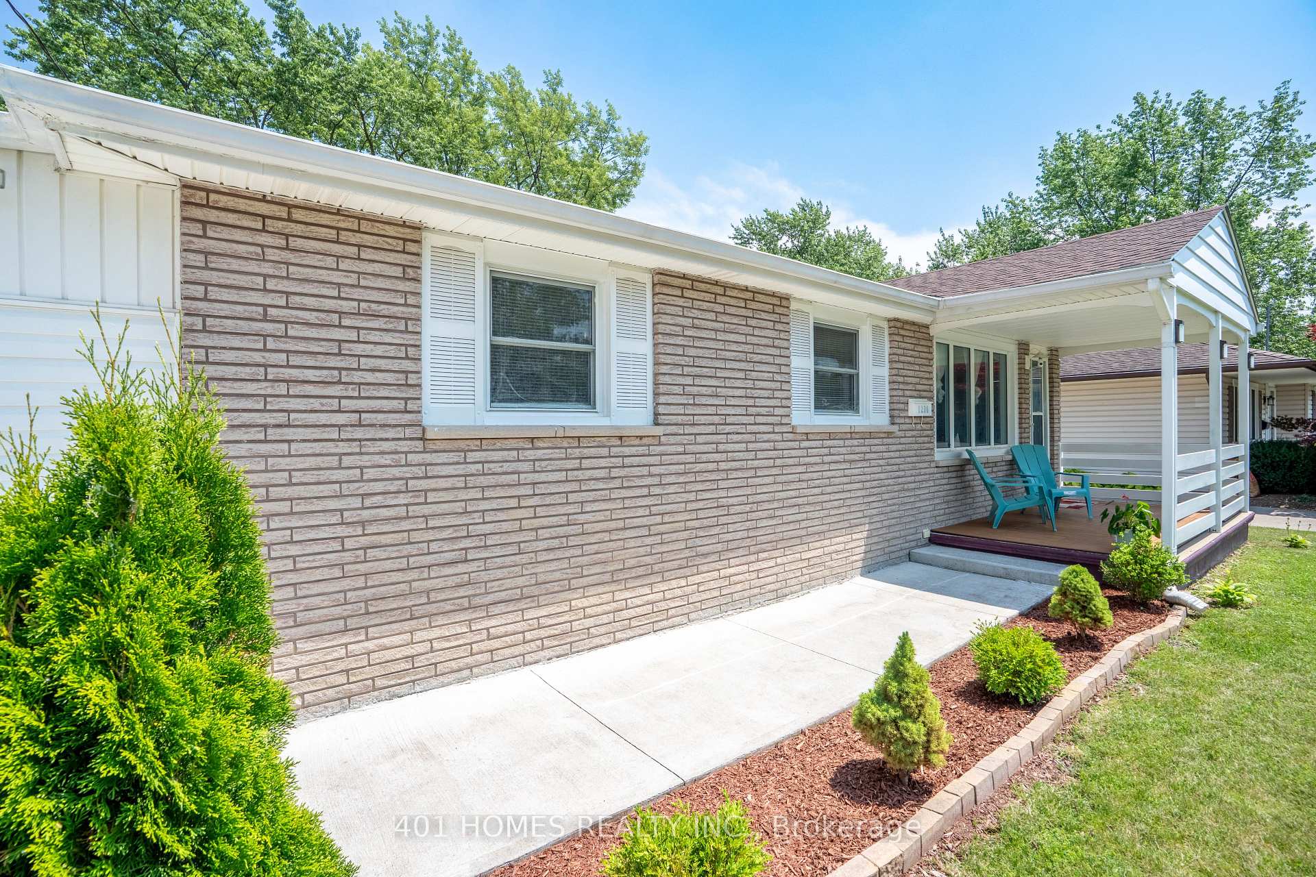 Photo 11 of 1236 Shawnee Road W, Tecumseh — HOMEH
