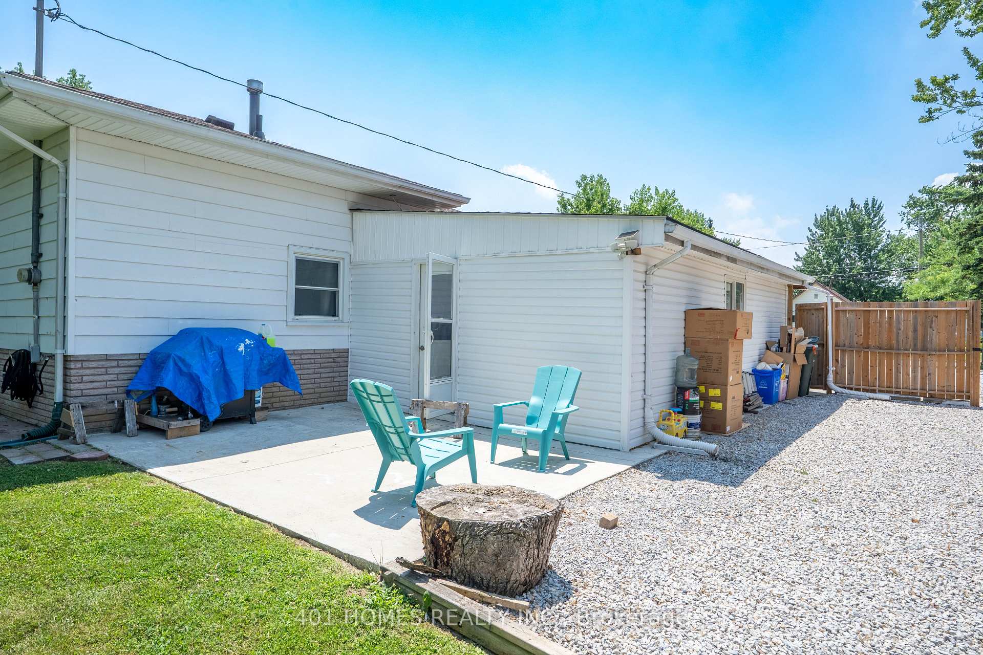 Photo 14 of 1236 Shawnee Road W, Tecumseh — HOMEH