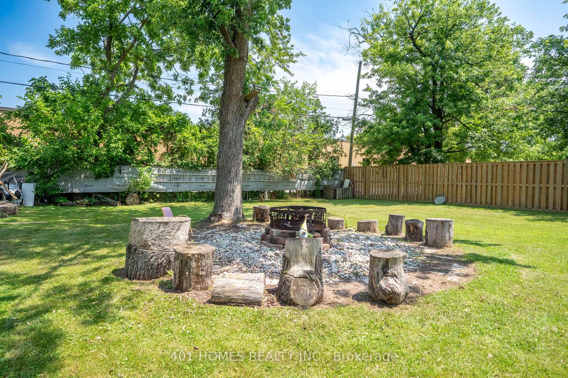 Photo 18 of 1236 Shawnee Road W, Tecumseh — HOMEH