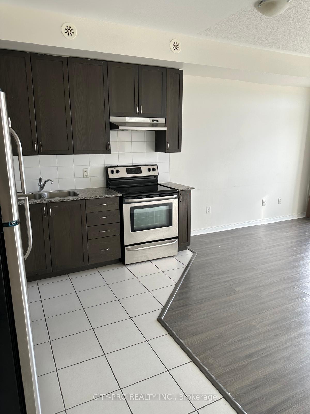 Photo 3 of Unit 210, 50 Sky Harbour Drive, Brampton, Bram West — HOMEH