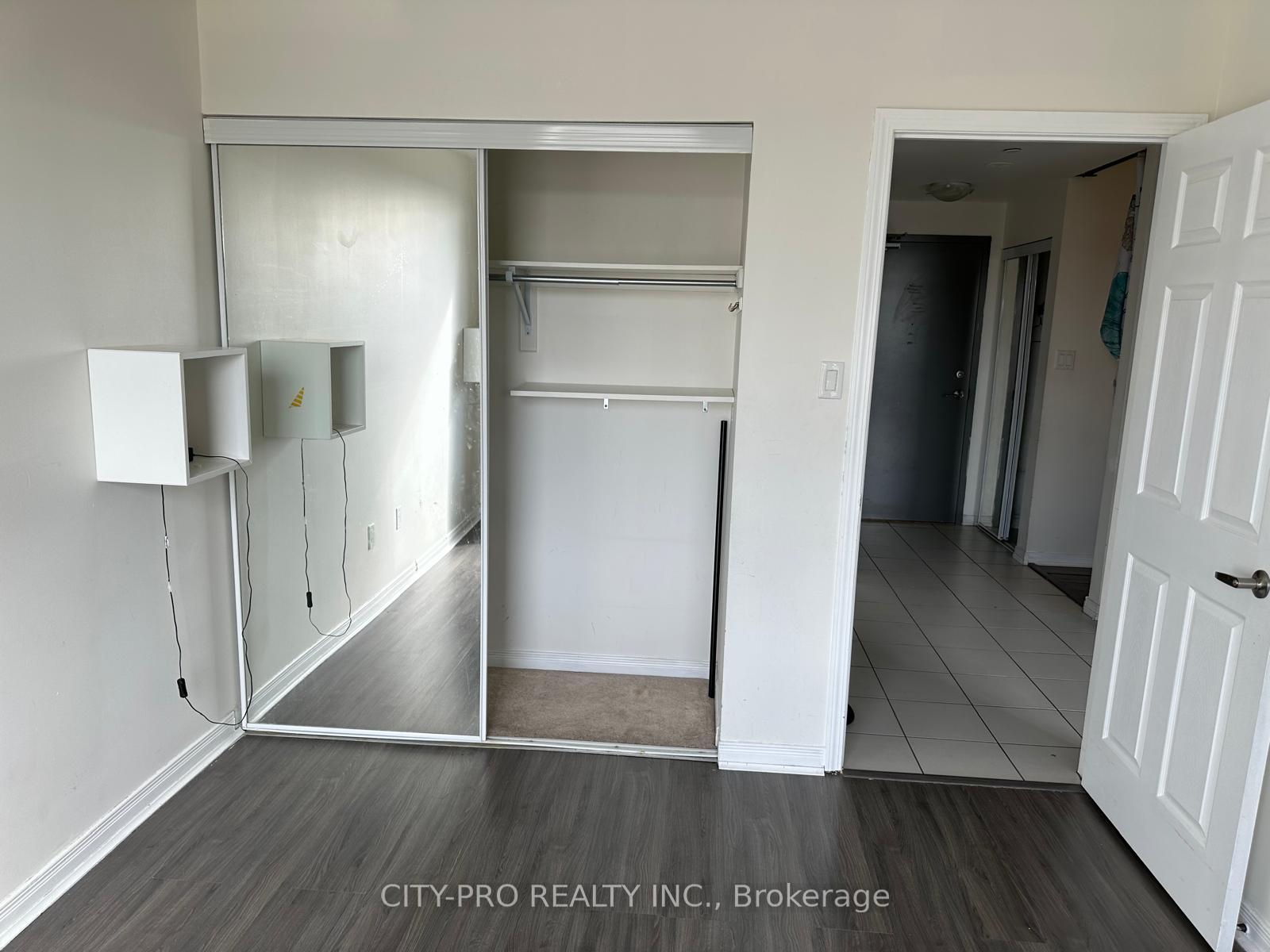 Photo 6 of Unit 210, 50 Sky Harbour Drive, Brampton, Bram West — HOMEH