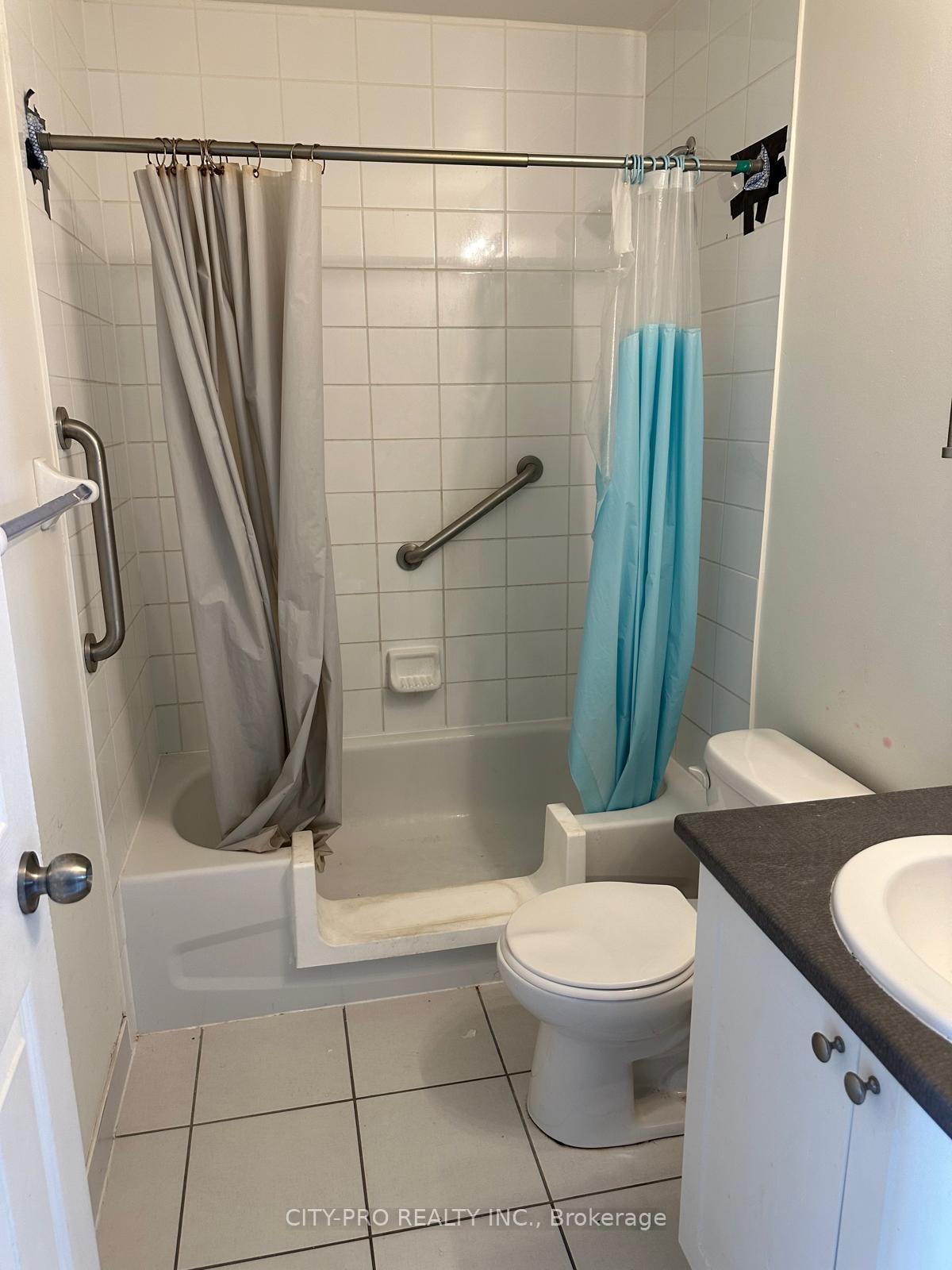 Photo 7 of Unit 210, 50 Sky Harbour Drive, Brampton, Bram West — HOMEH