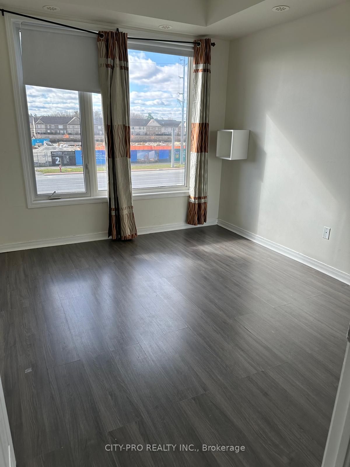 Photo 11 of Unit 210, 50 Sky Harbour Drive, Brampton, Bram West — HOMEH
