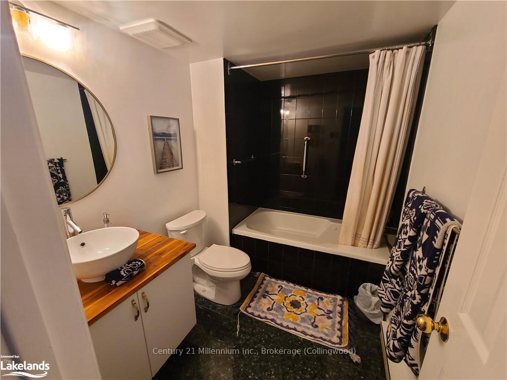 Photo 10 of 384 Mariners Way, Collingwood — HOMEH