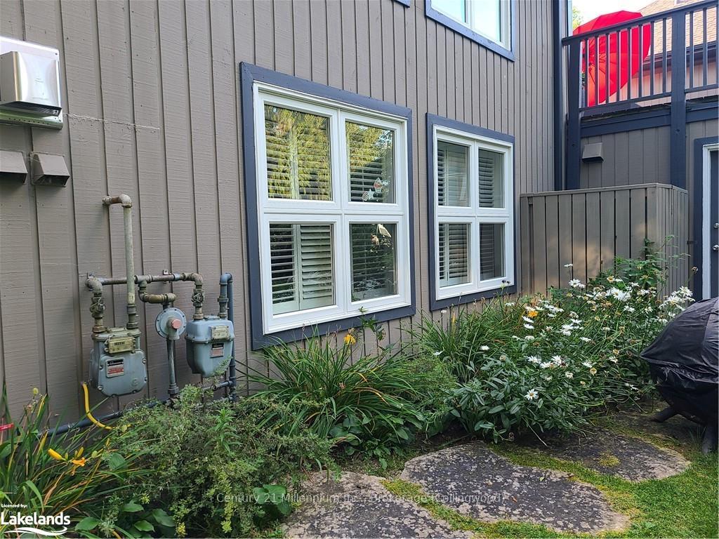 Photo 16 of 384 Mariners Way, Collingwood — HOMEH