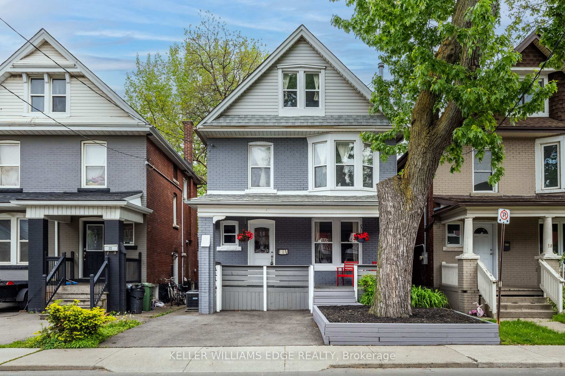 Front of 20 Barnesdale Avenue N