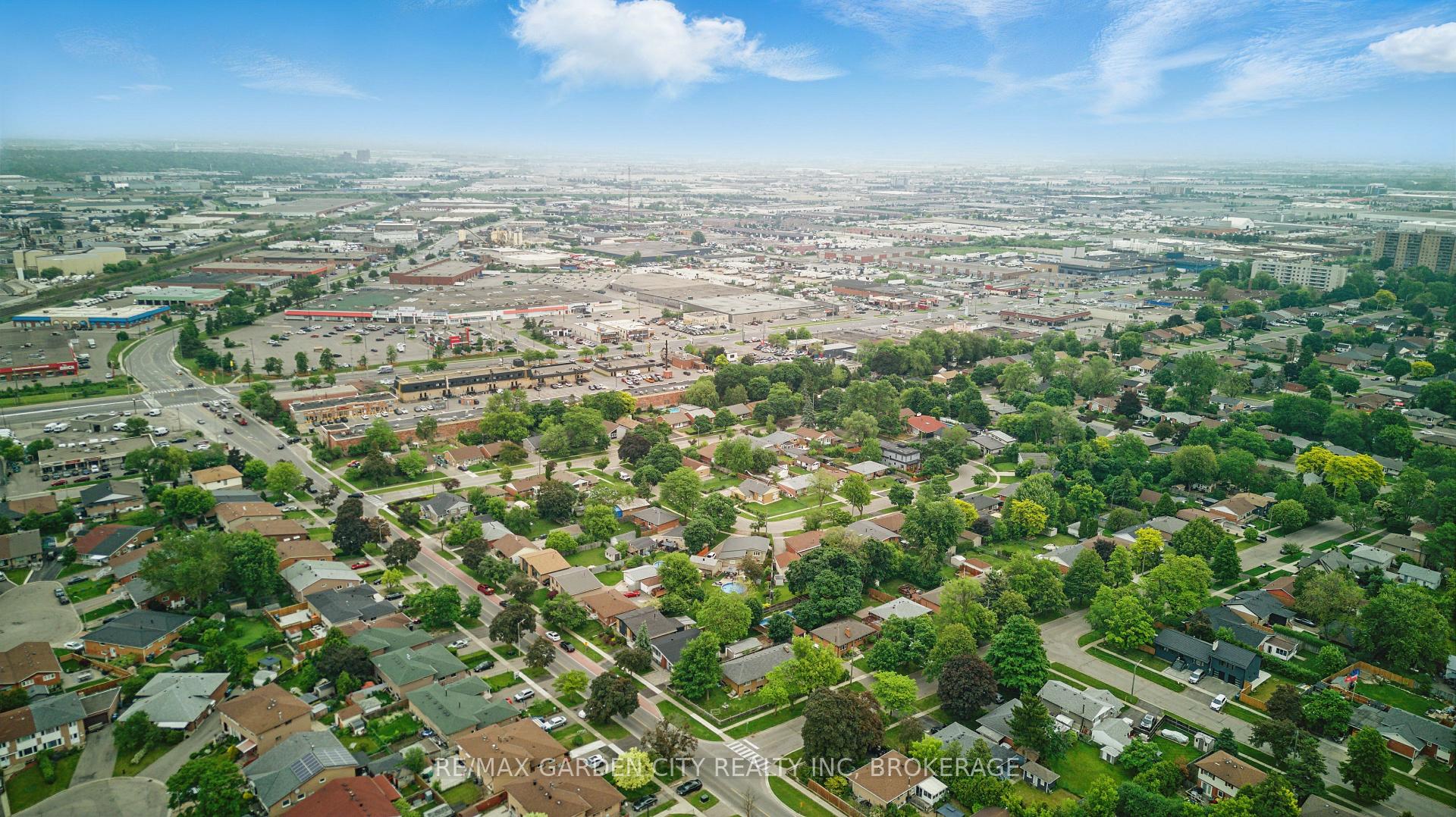 Photo 4 of 113 Clarence Street, Brampton, Brampton East — HOMEH