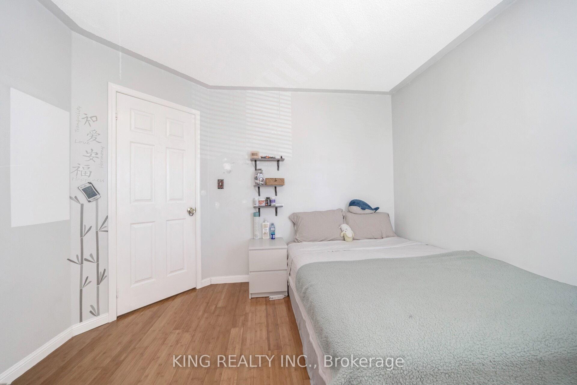 Photo 24 of 24 Snow Leopard Court, Brampton, Sandringham-Wellington — HOMEH