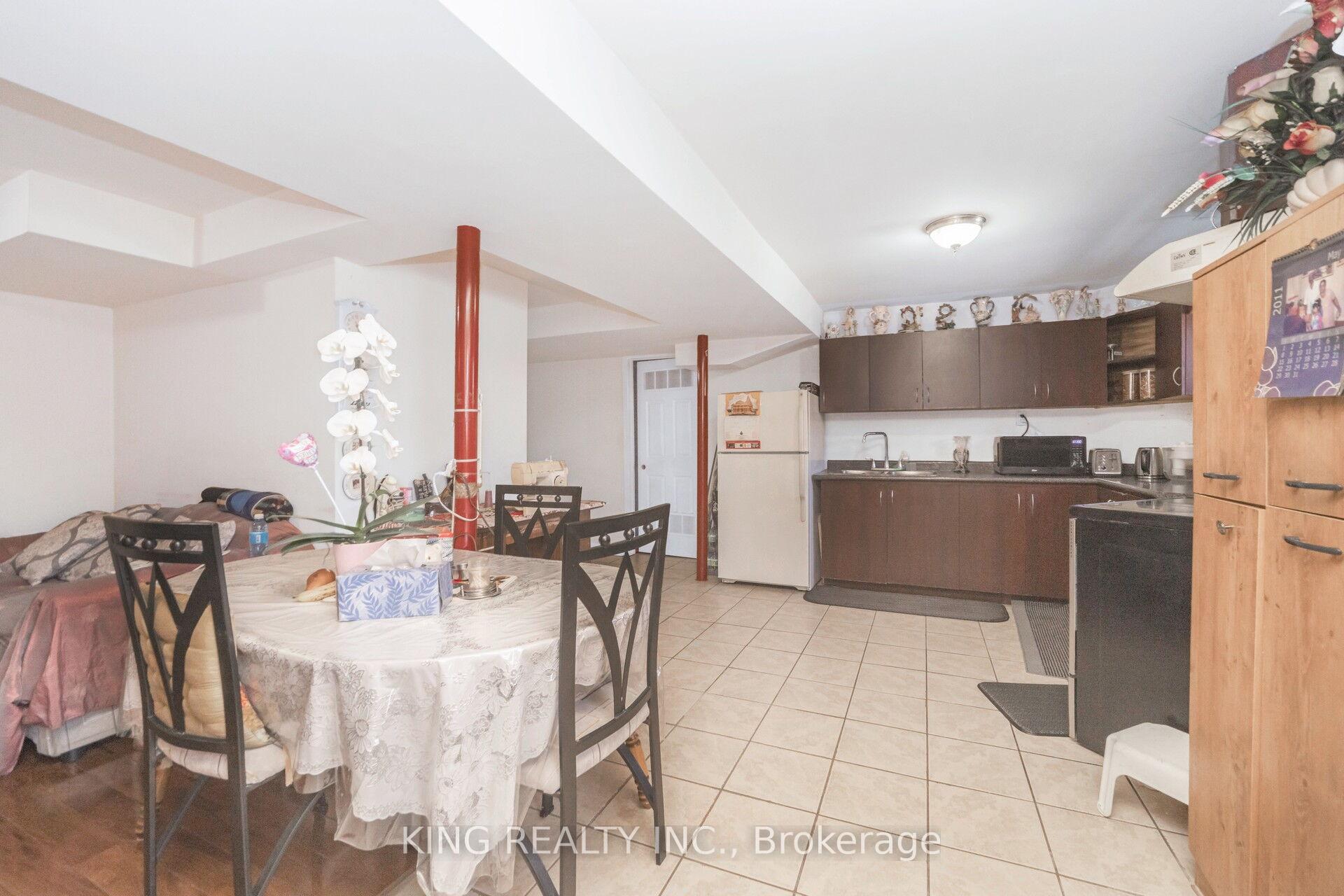 Photo 37 of 24 Snow Leopard Court, Brampton, Sandringham-Wellington — HOMEH