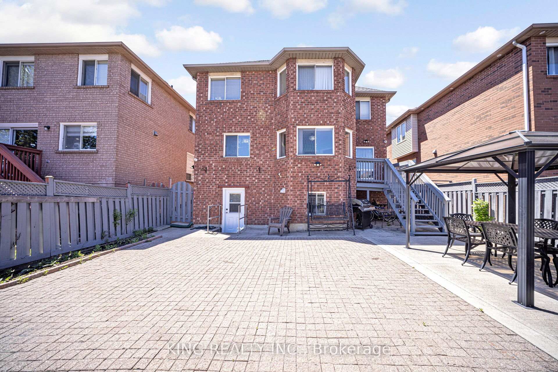 Photo 39 of 24 Snow Leopard Court, Brampton, Sandringham-Wellington — HOMEH