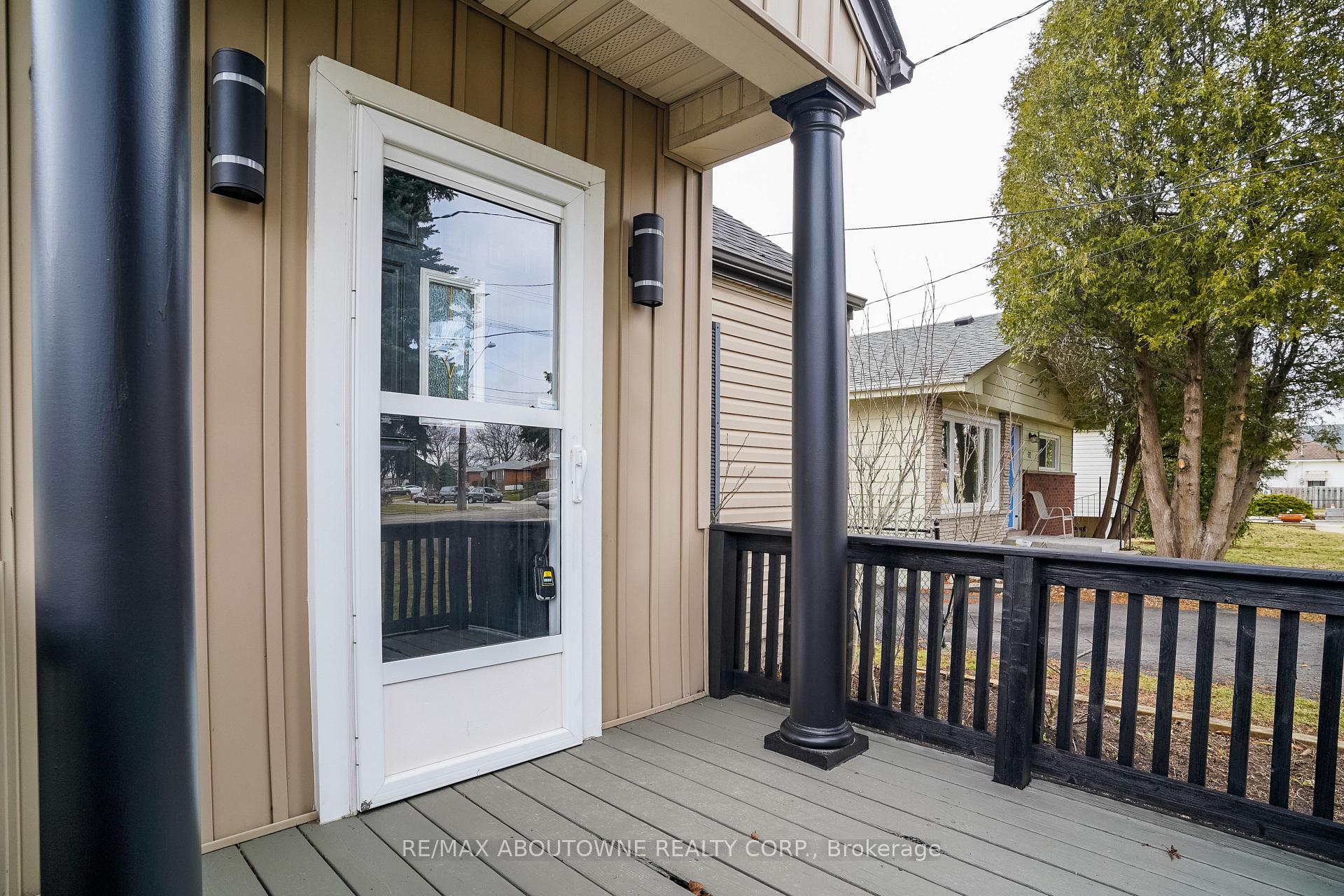 Photo 3 of 96 Mohawk Road E, Hamilton, Greeningdon — HOMEH
