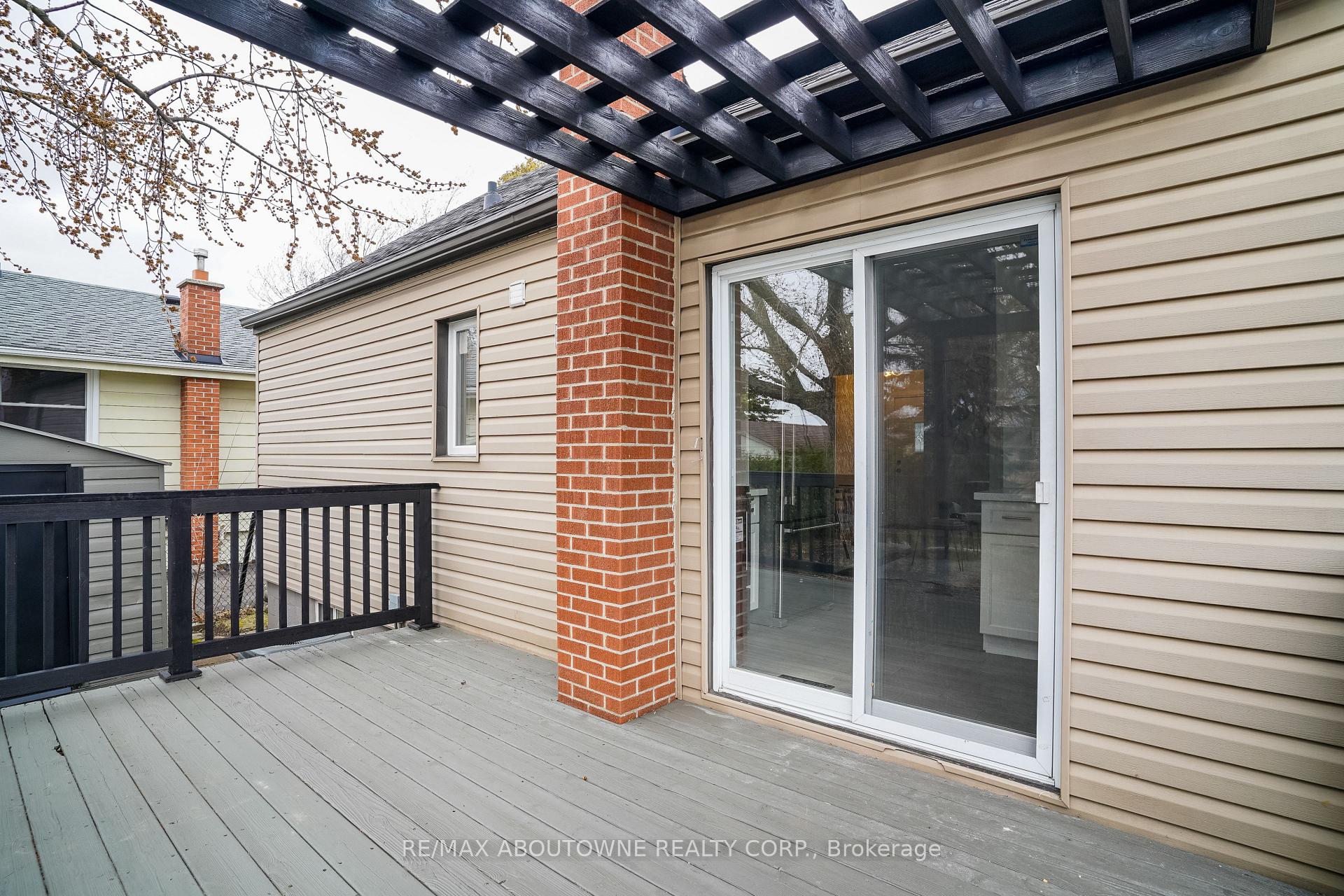 Photo 7 of 96 Mohawk Road E, Hamilton, Greeningdon — HOMEH