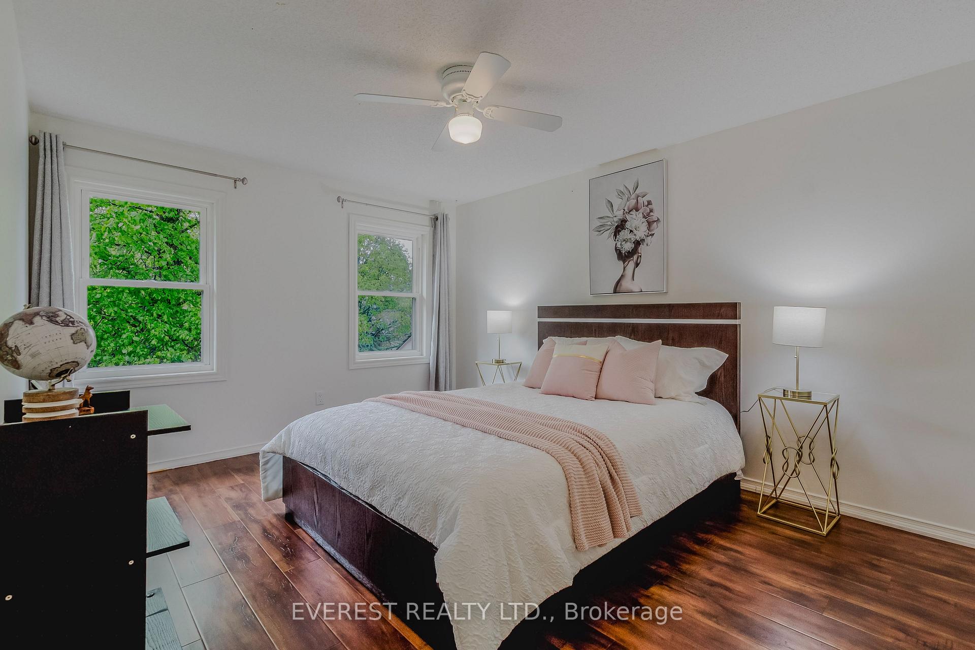 Photo 3 of 301 Sunnymeade Drive, Hamilton, Ancaster — HOMEH