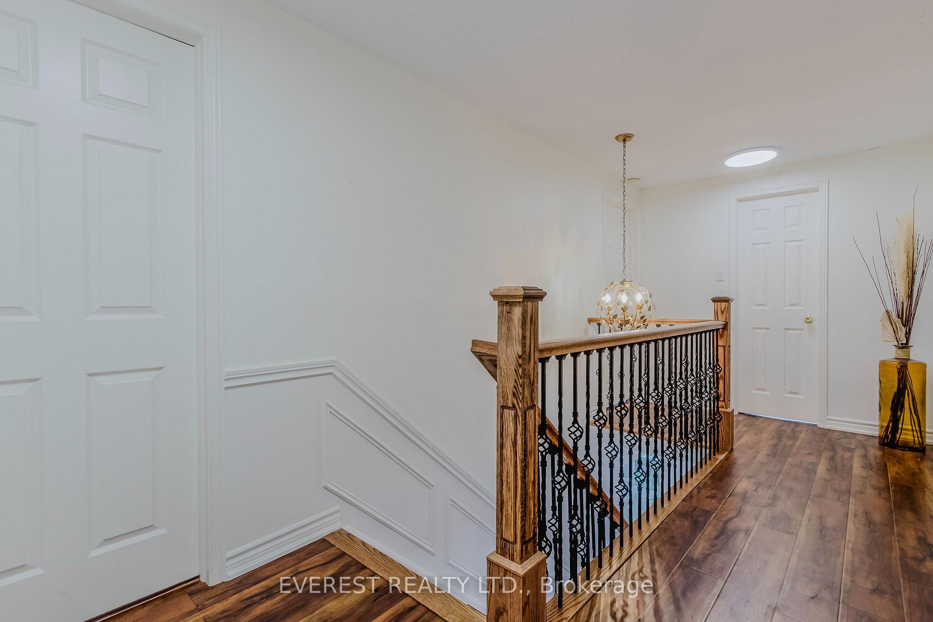 Photo 7 of 301 Sunnymeade Drive, Hamilton, Ancaster — HOMEH