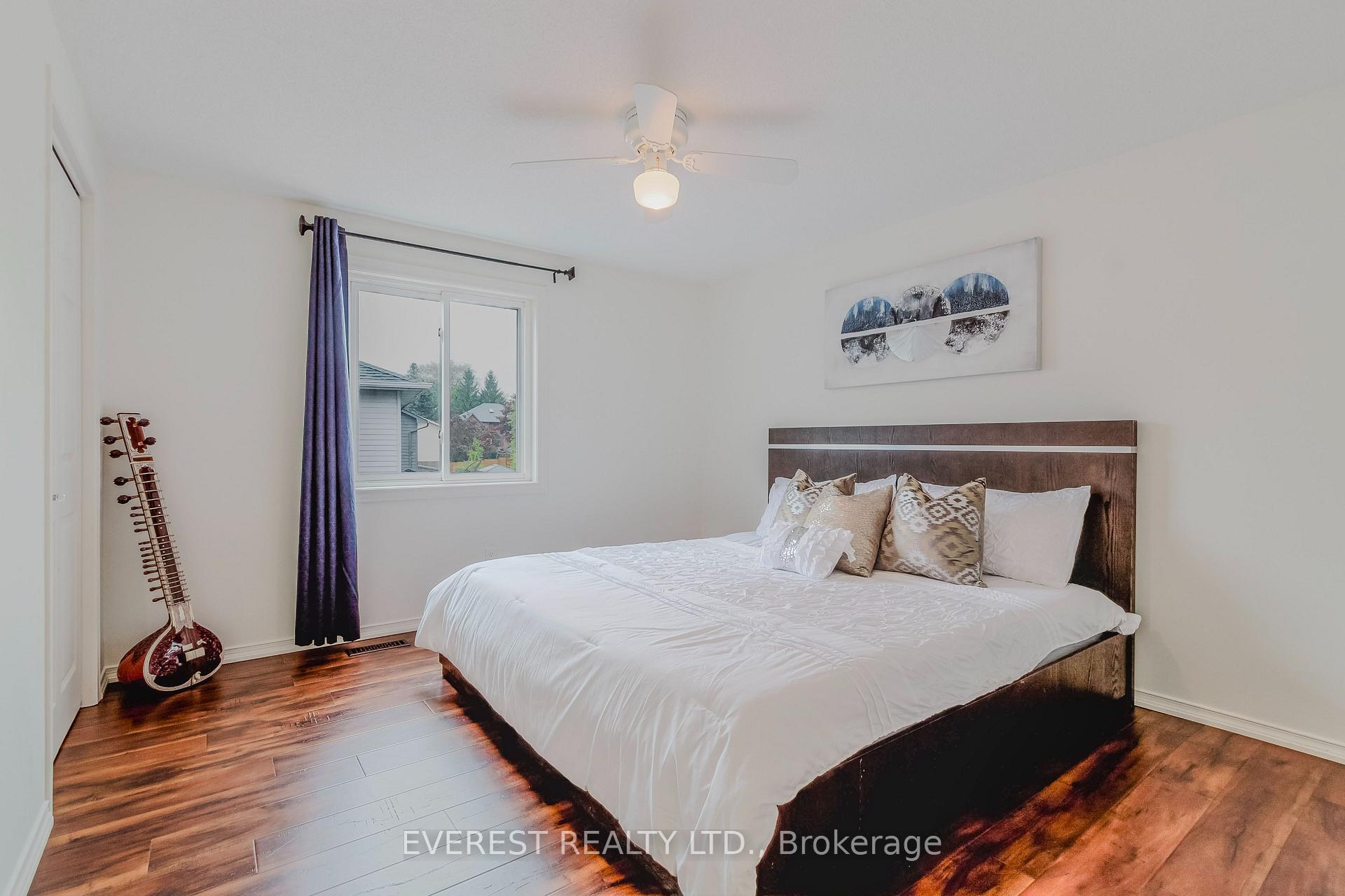 Photo 8 of 301 Sunnymeade Drive, Hamilton, Ancaster — HOMEH