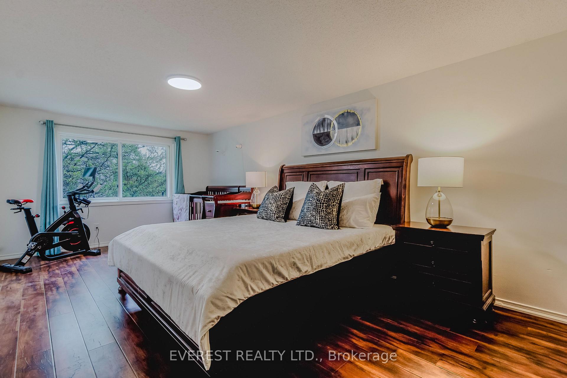 Photo 10 of 301 Sunnymeade Drive, Hamilton, Ancaster — HOMEH