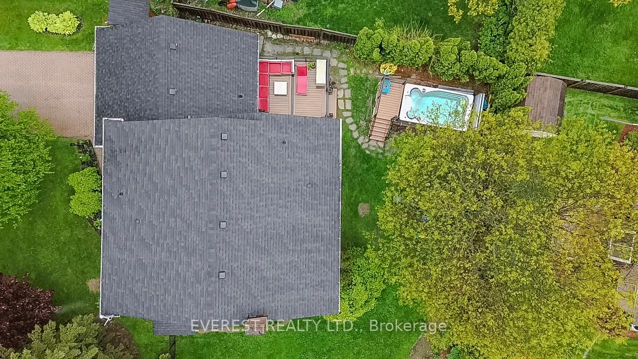 Photo 11 of 301 Sunnymeade Drive, Hamilton, Ancaster — HOMEH