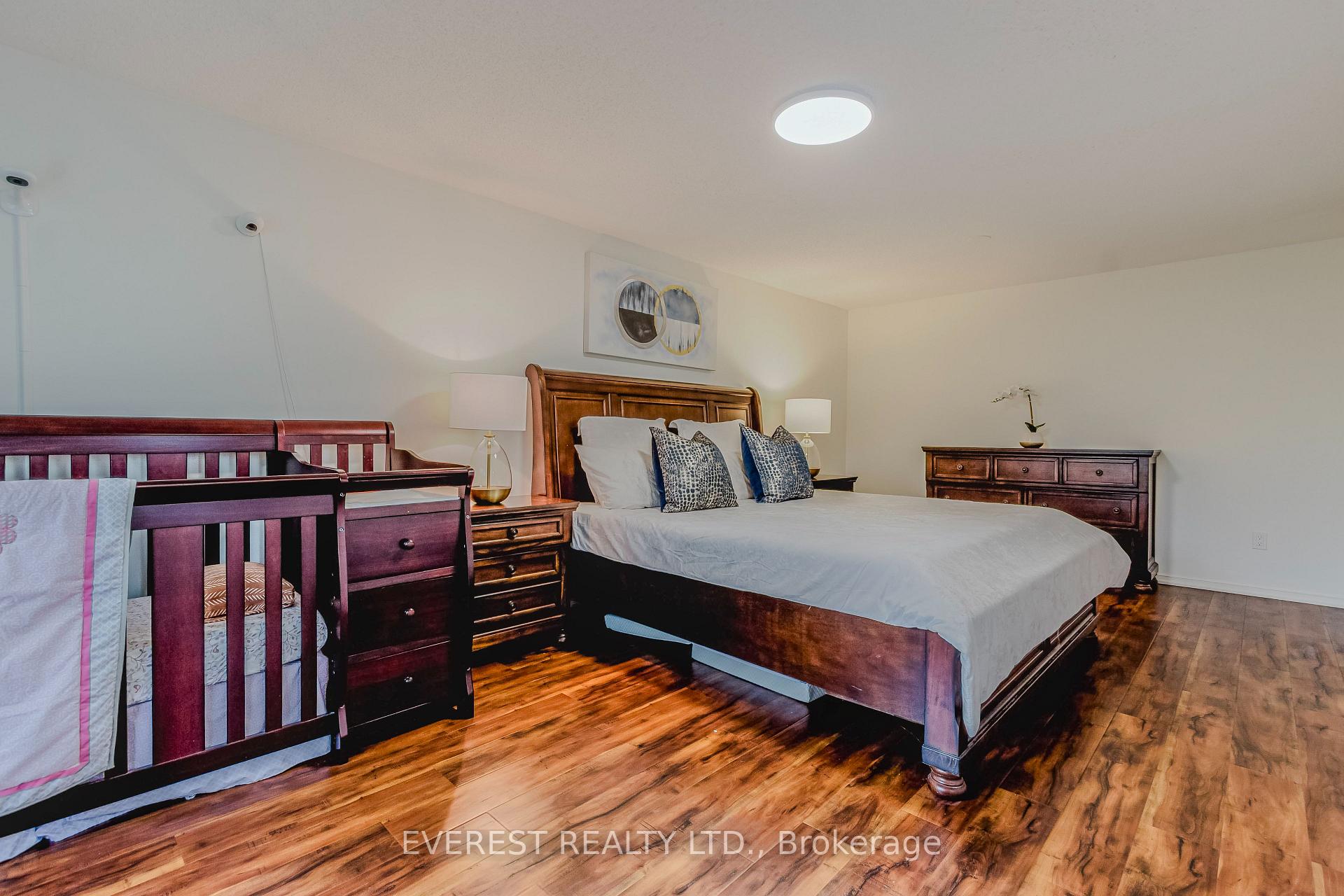 Photo 14 of 301 Sunnymeade Drive, Hamilton, Ancaster — HOMEH