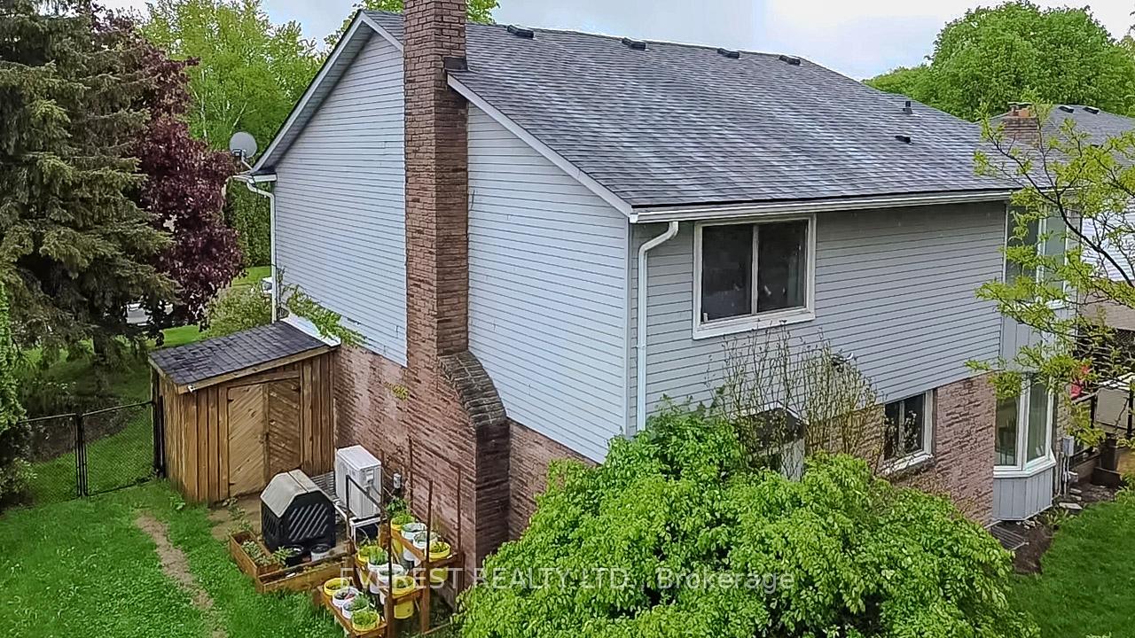 Photo 16 of 301 Sunnymeade Drive, Hamilton, Ancaster — HOMEH