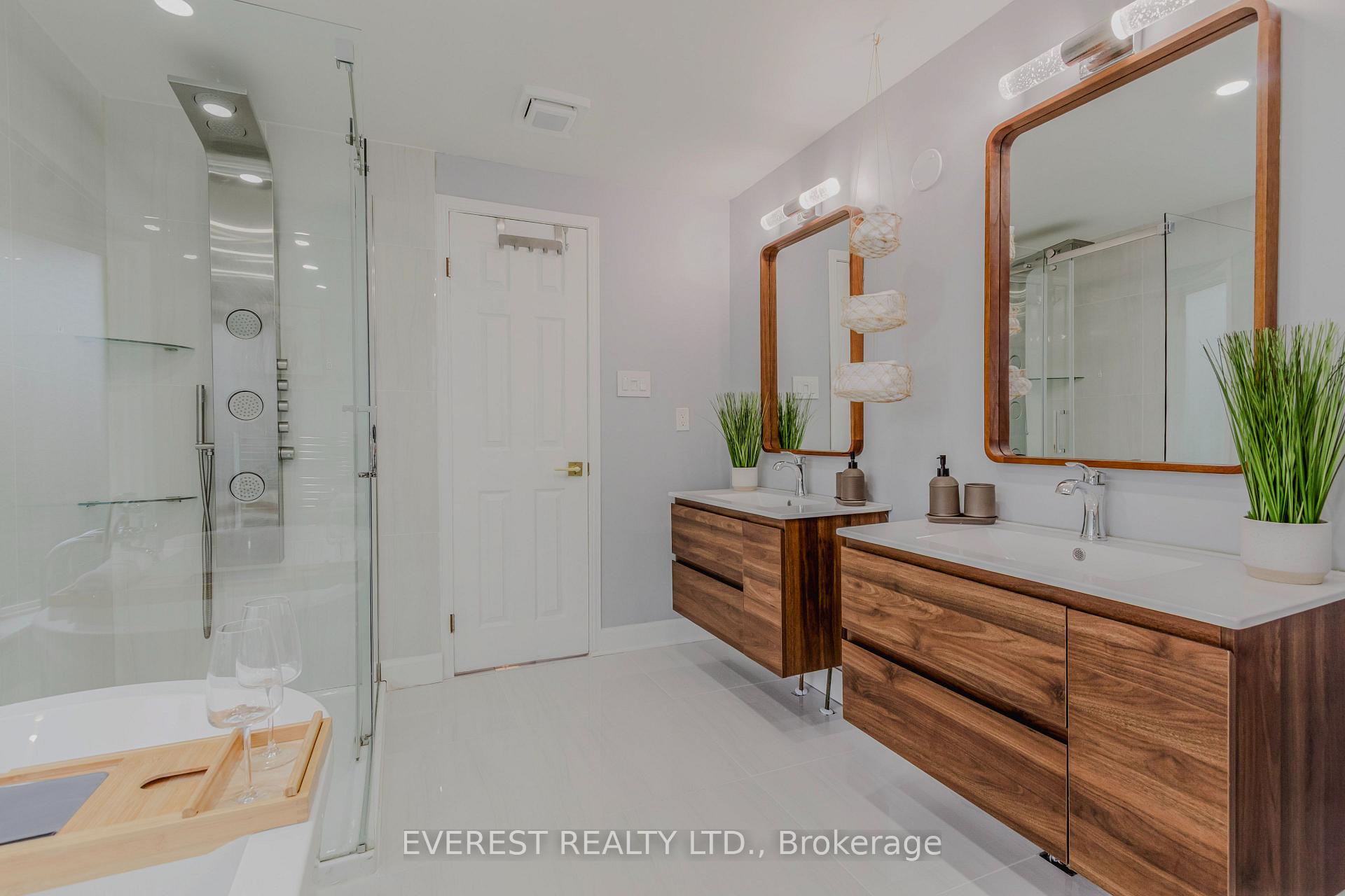 Photo 19 of 301 Sunnymeade Drive, Hamilton, Ancaster — HOMEH