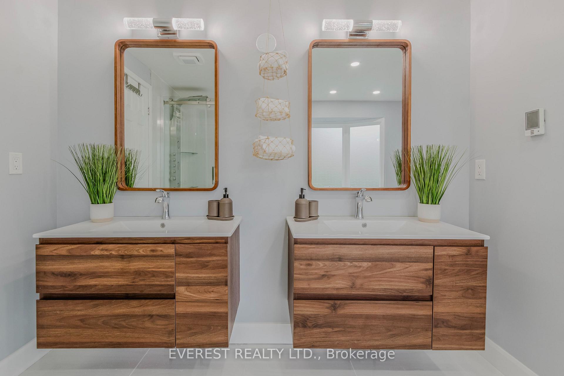 Photo 20 of 301 Sunnymeade Drive, Hamilton, Ancaster — HOMEH