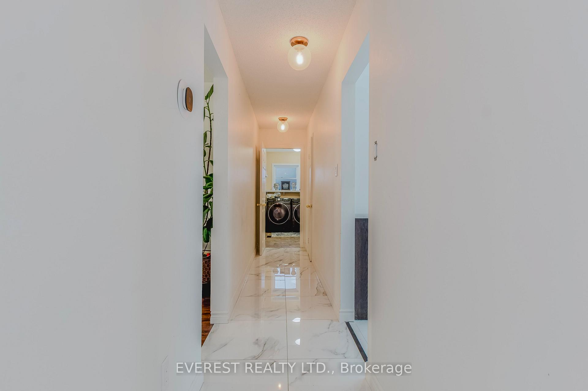 Photo 34 of 301 Sunnymeade Drive, Hamilton, Ancaster — HOMEH