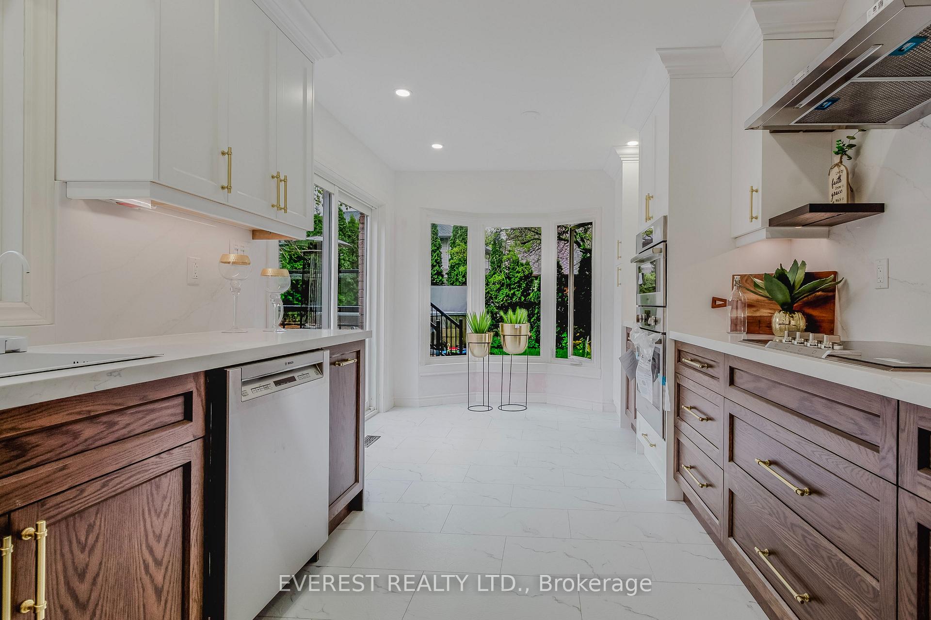 Photo 38 of 301 Sunnymeade Drive, Hamilton, Ancaster — HOMEH