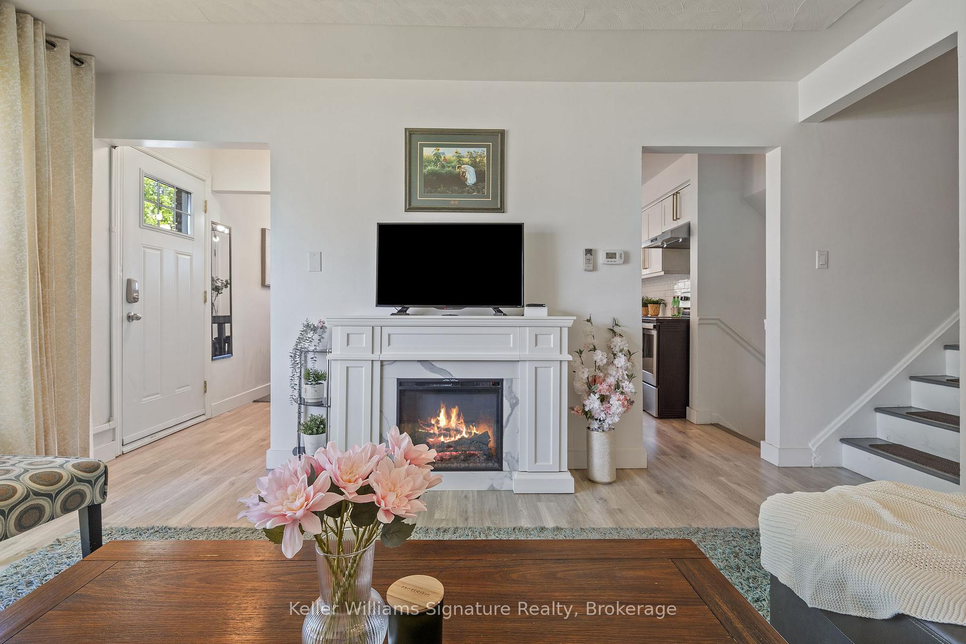 Photo 11 of 341 West 5th Street, Hamilton, Bonnington — HOMEH