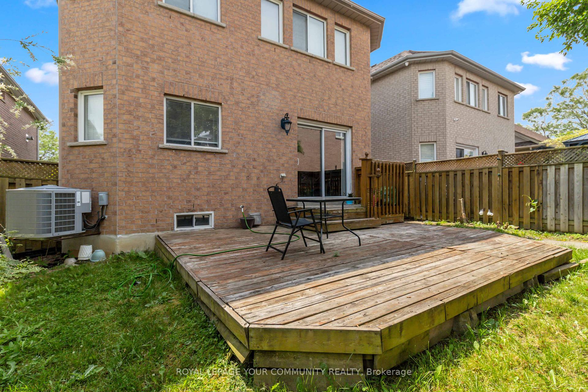 Photo 15 of 23 Hillpath Crescent, Brampton, Snelgrove — HOMEH