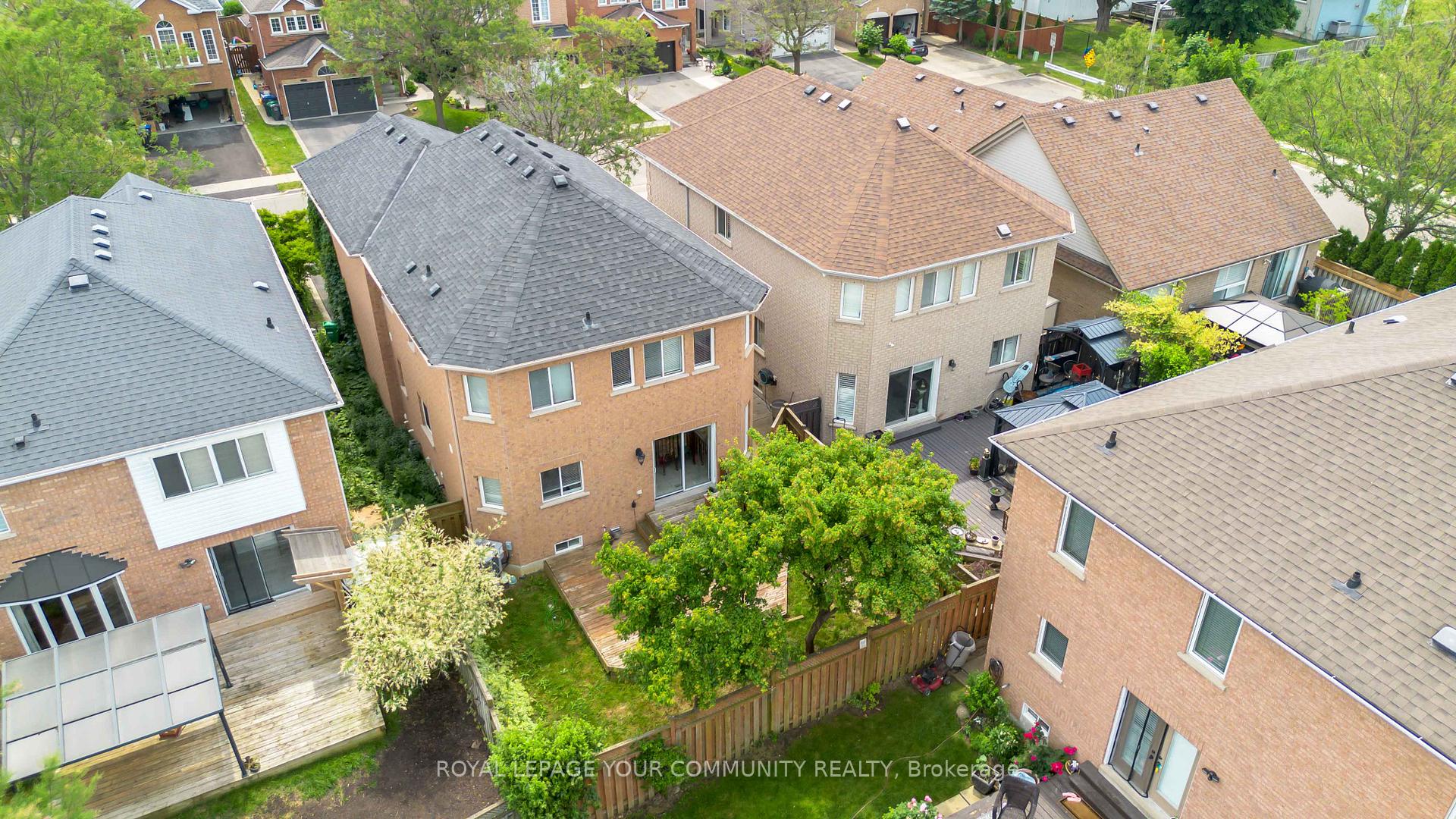 Photo 20 of 23 Hillpath Crescent, Brampton, Snelgrove — HOMEH