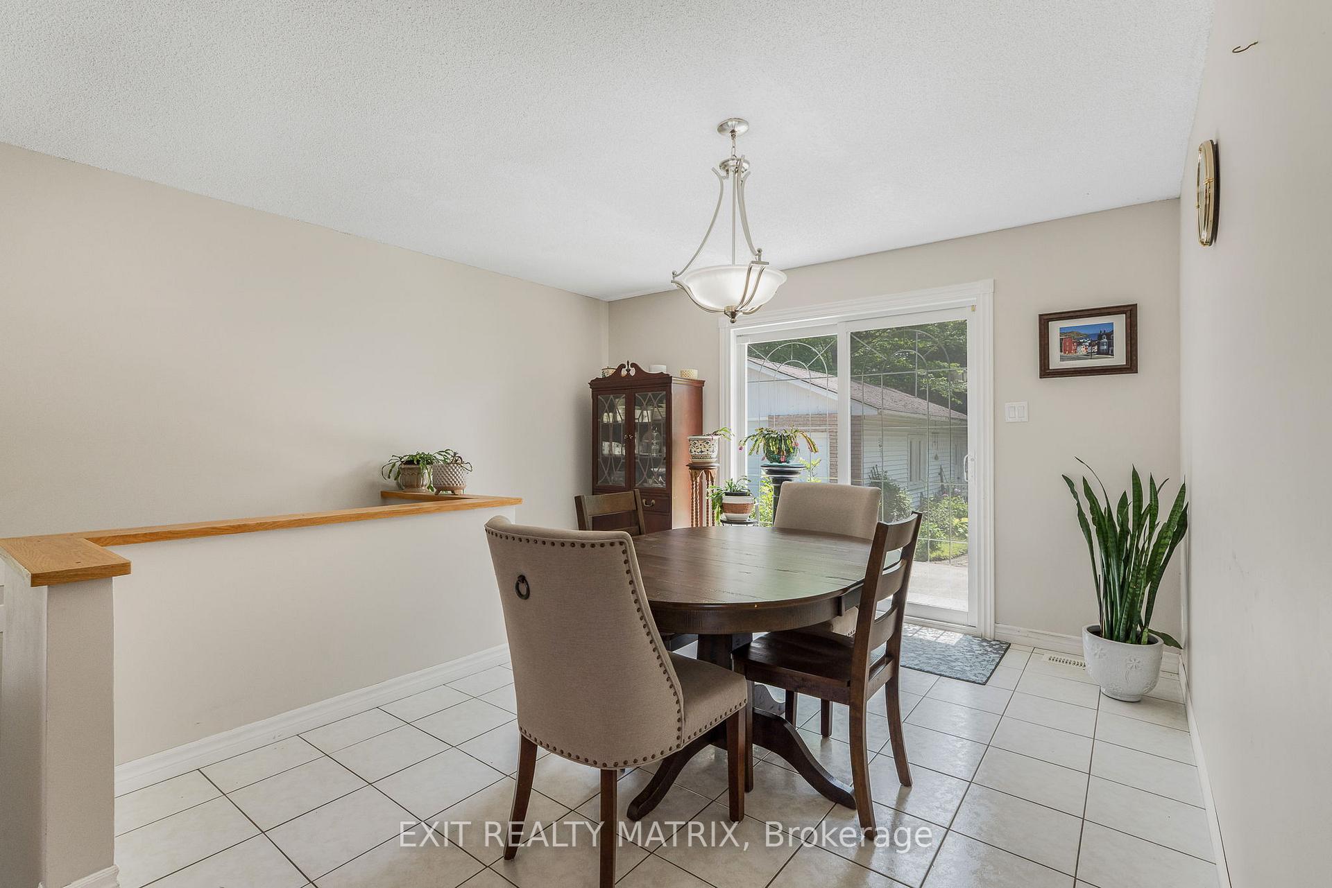Photo 9 of 1624 Ste-Anne Road, Champlain, Champlain Twp — HOMEH