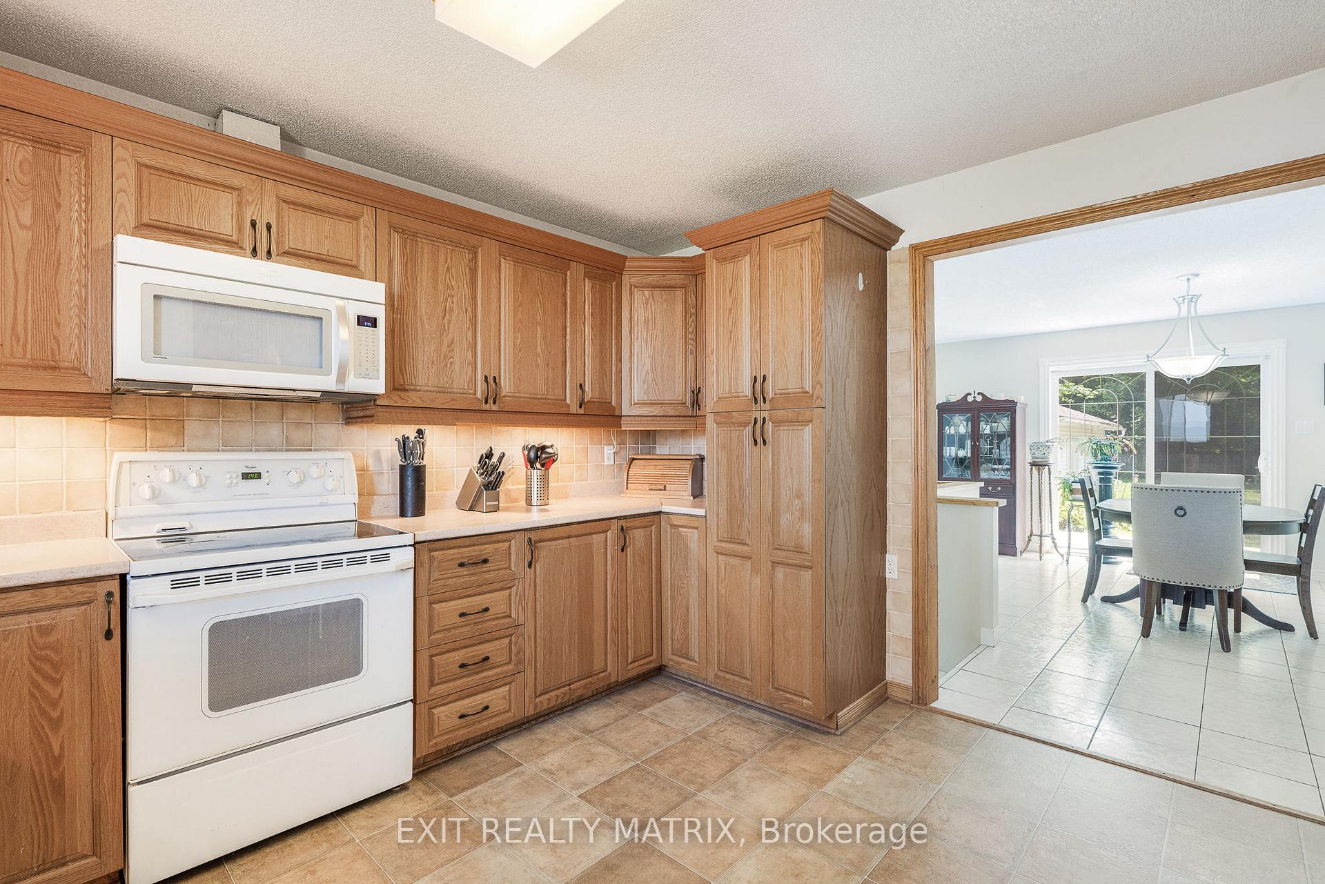 Photo 11 of 1624 Ste-Anne Road, Champlain, Champlain Twp — HOMEH