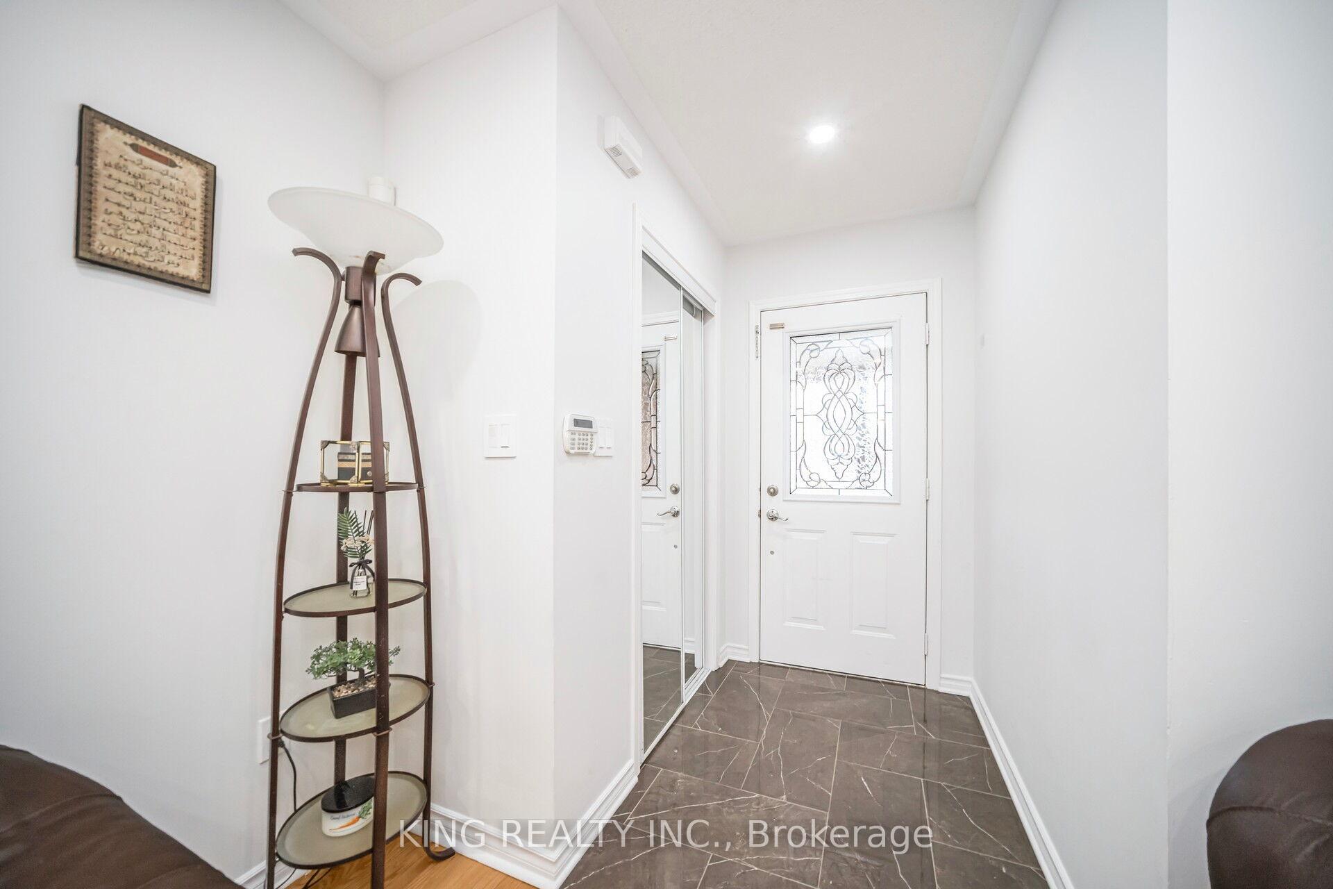 Photo 4 of 107 Herdwick Street, Brampton, Gore Industrial North — HOMEH